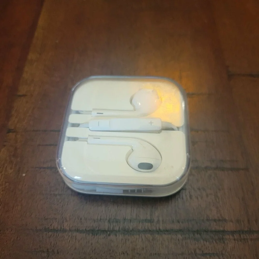 Apple EarPods 3.5mm Headphone Jack Wired In-Ear Headphones with Case TESTED